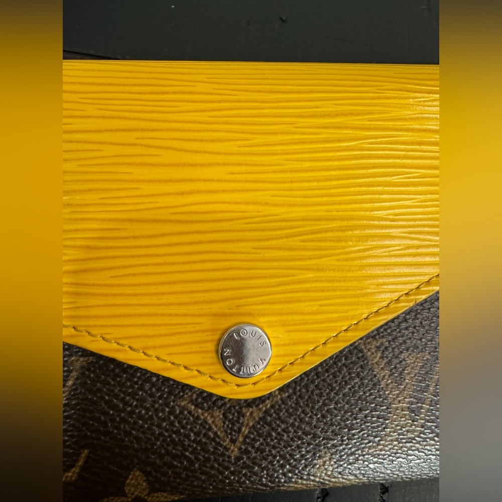 LV Long Wallet - Picture 6 of 12